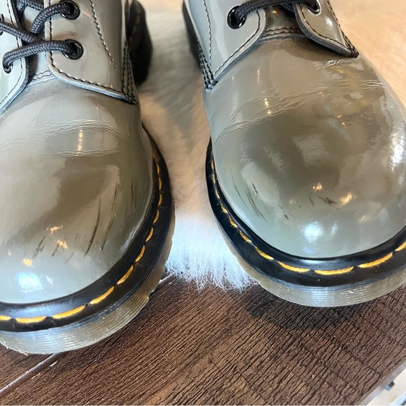 DR. MARTENS| 1460 YS Gunmetal Gray Patent Leather 8 Eyelet Lace Up Boots - Picture 3 of 6